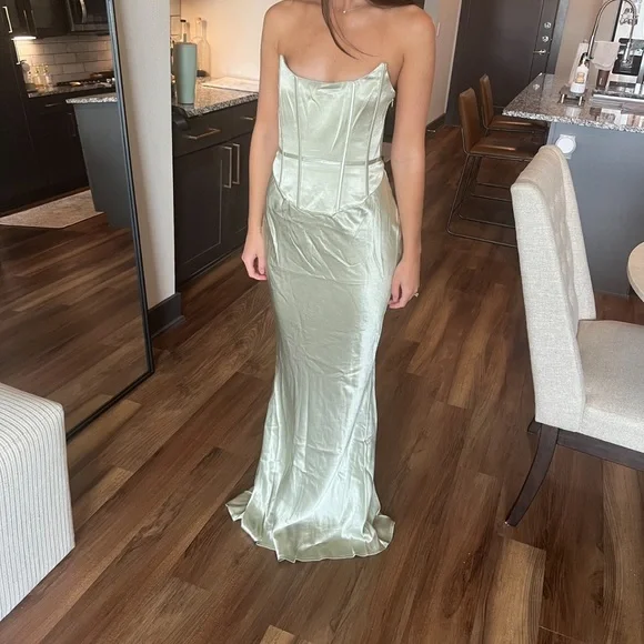 Harlow Satin Strapless Maxi Dress NWT - Picture 2 of 3